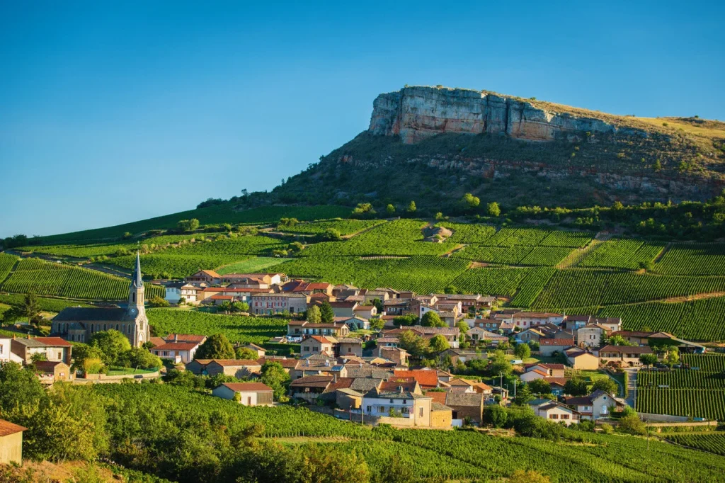 Vergisson Roche et village